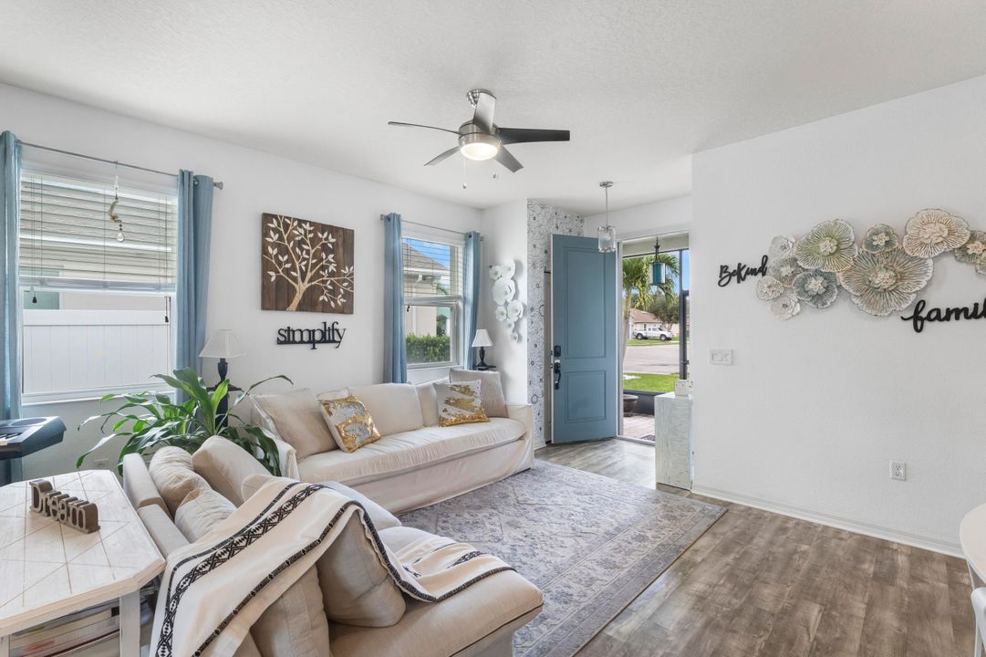 待售: $409,000 (4 贝兹, 2 浴室, 1663 平方英尺)