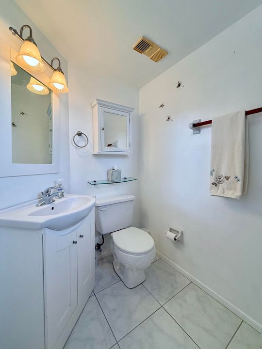 На продажу: $160,000 (2 спален, 2 ванн, 886 Квадратных фут)