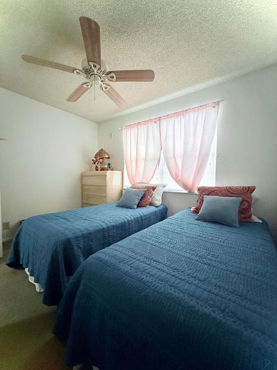 На продажу: $160,000 (2 спален, 2 ванн, 886 Квадратных фут)