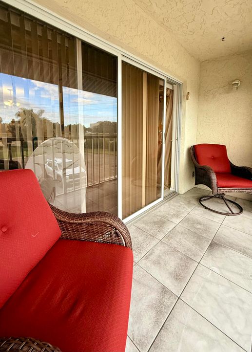 На продажу: $160,000 (2 спален, 2 ванн, 886 Квадратных фут)