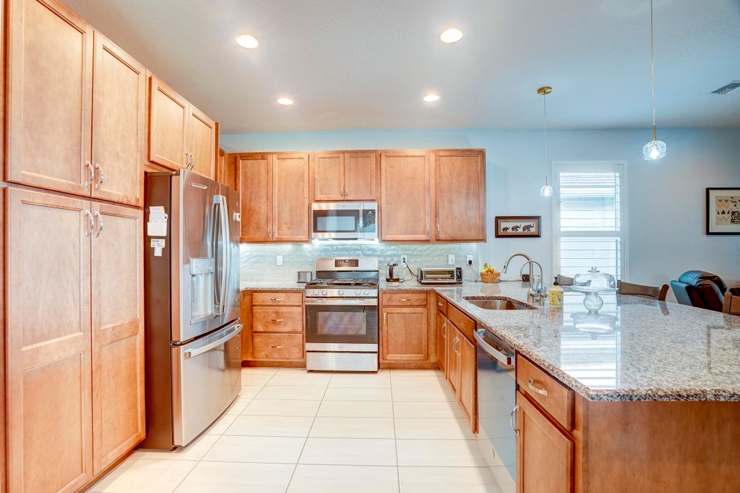 En Venta: $548,000 (3 camas, 2 baños, 2254 Pies cuadrados)