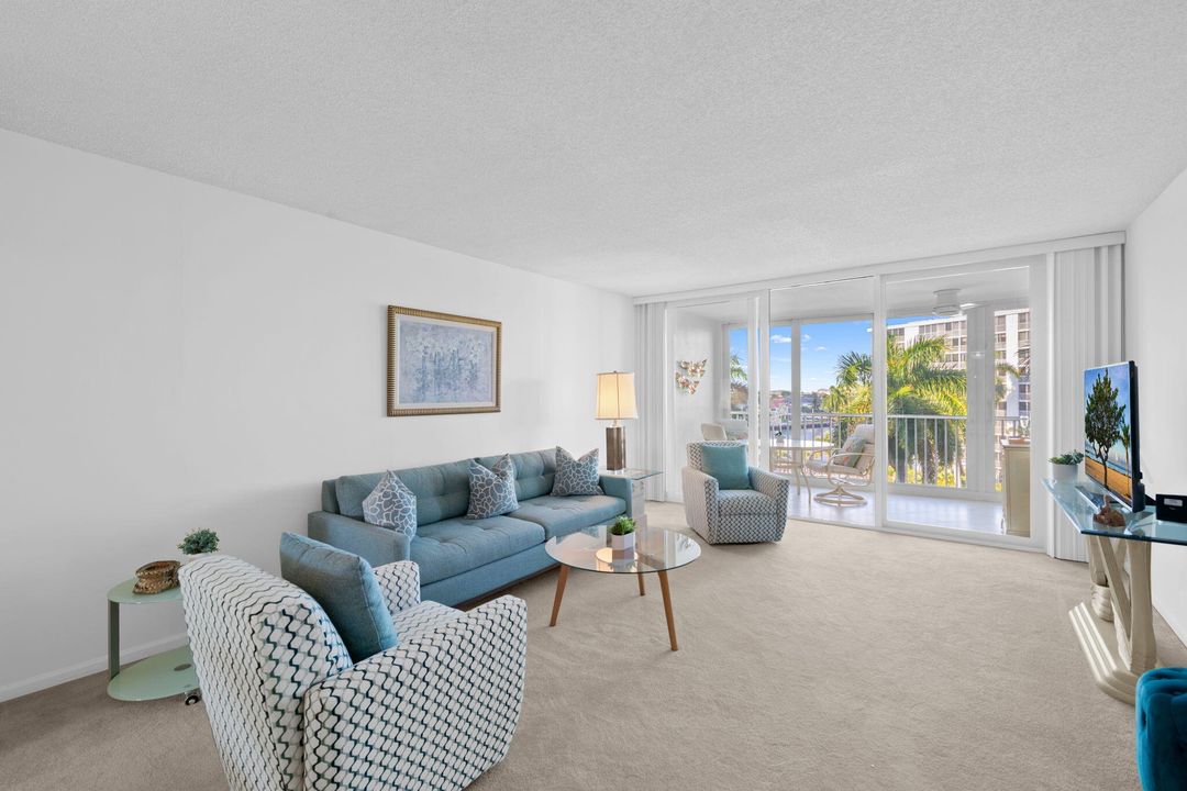 На продажу: $565,000 (2 спален, 2 ванн, 1201 Квадратных фут)