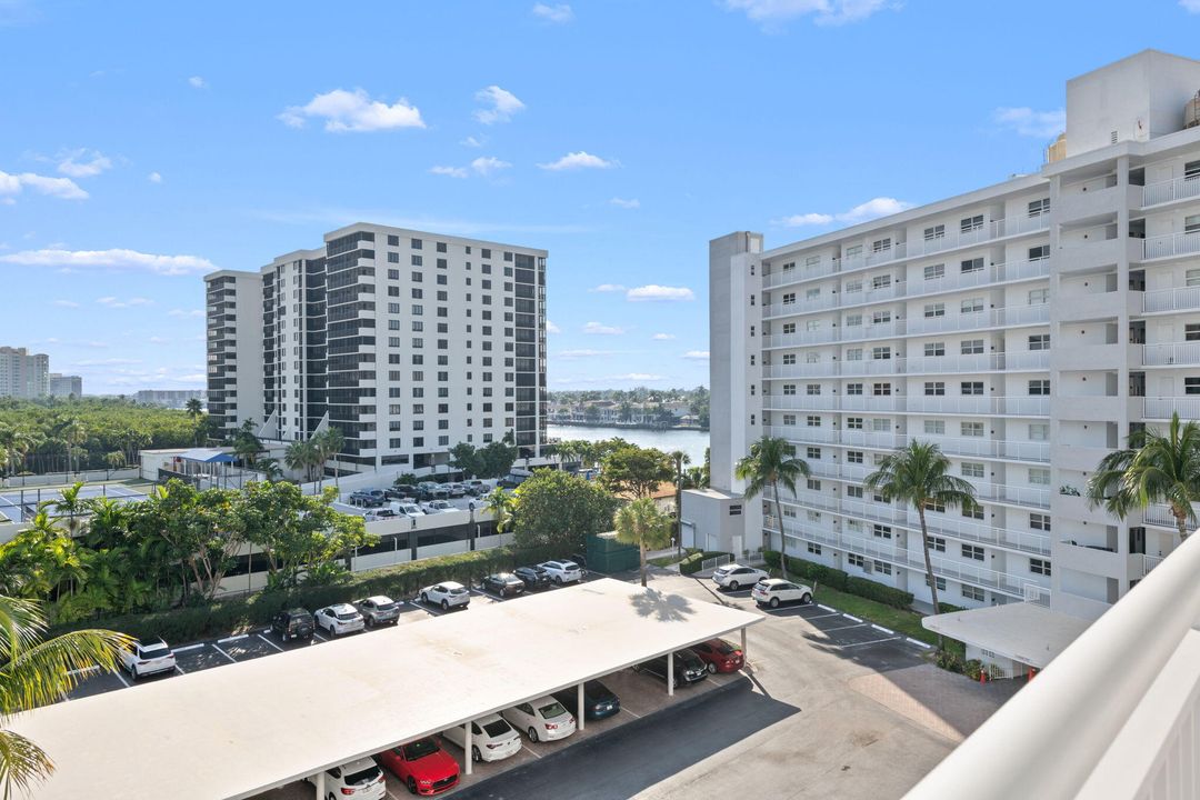 На продажу: $565,000 (2 спален, 2 ванн, 1201 Квадратных фут)