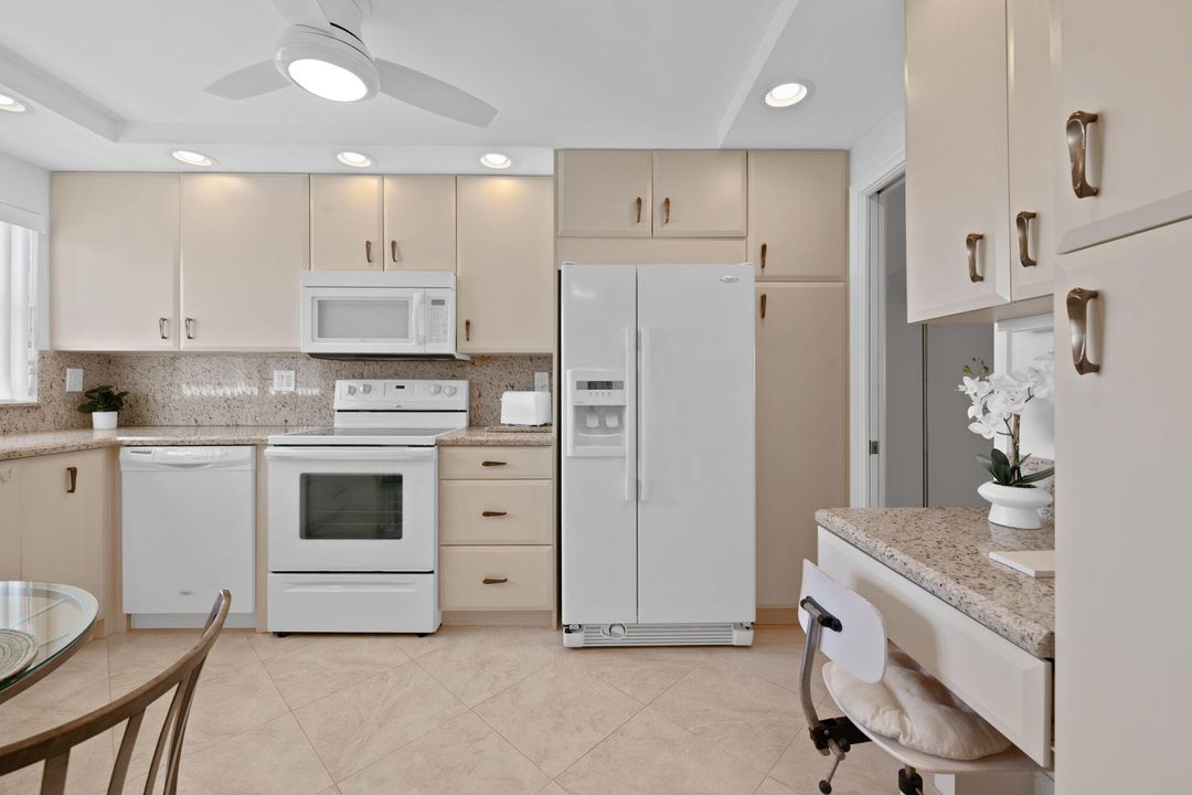 На продажу: $565,000 (2 спален, 2 ванн, 1201 Квадратных фут)