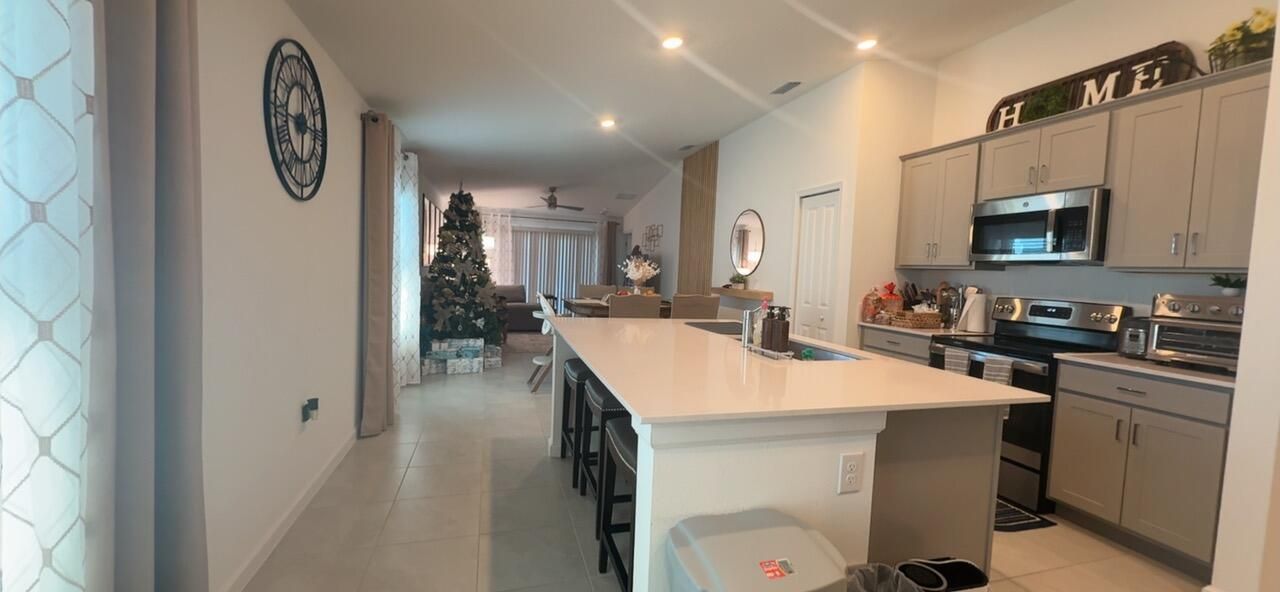 For Sale: $285,000 (3 beds, 2 baths, 1451 Square Feet)