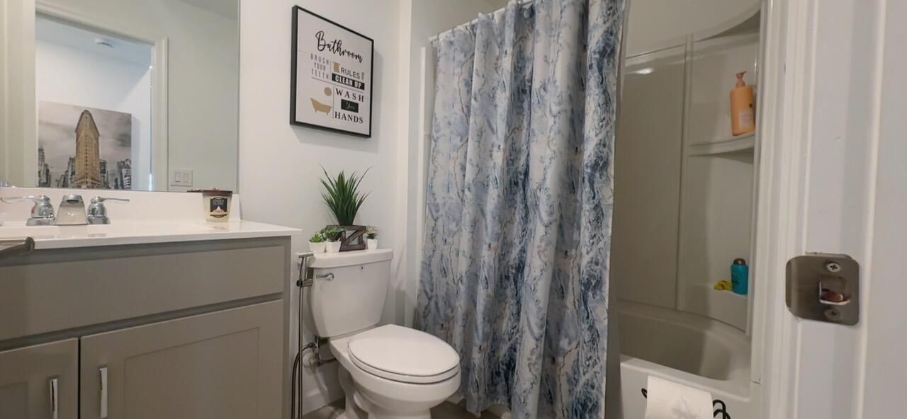 For Sale: $285,000 (3 beds, 2 baths, 1451 Square Feet)