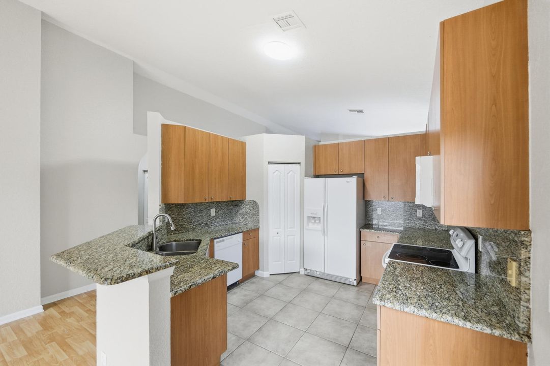 For Sale: $339,000 (4 beds, 2 baths, 2000 Square Feet)