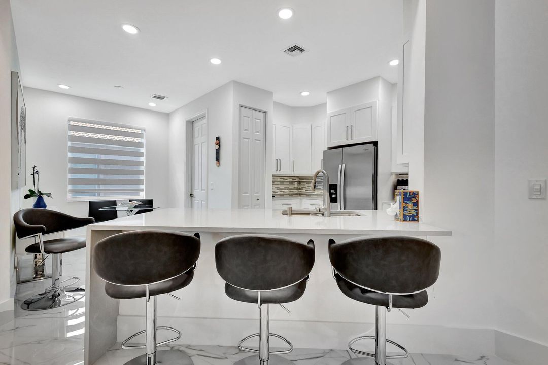 待售: $599,900 (3 贝兹, 2 浴室, 1727 平方英尺)