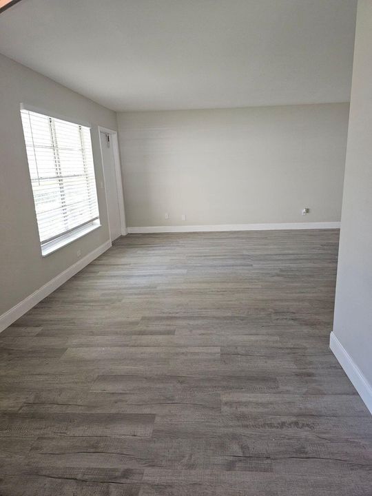 For Sale: $155,000 (2 beds, 2 baths, 1000 Square Feet)