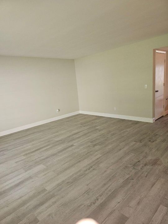 For Sale: $155,000 (2 beds, 2 baths, 1000 Square Feet)