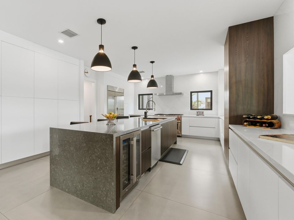 En Venta: $4,349,000 (4 camas, 4 baños, 4622 Pies cuadrados)