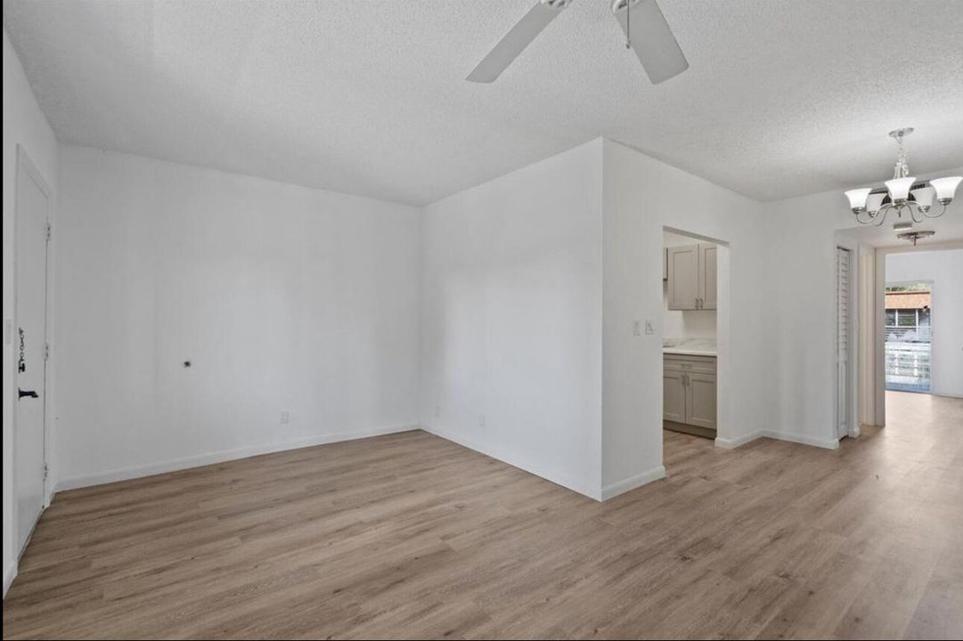 For Rent: $1,650 (1 beds, 1 baths, 472 Square Feet)