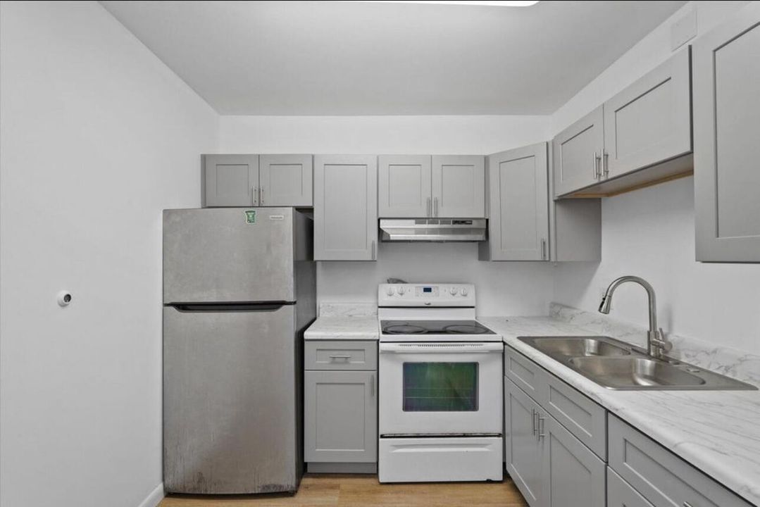 For Rent: $1,650 (1 beds, 1 baths, 472 Square Feet)