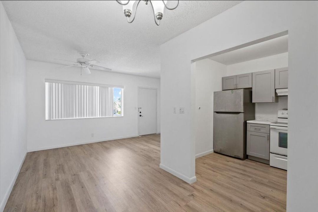 For Rent: $1,650 (1 beds, 1 baths, 472 Square Feet)