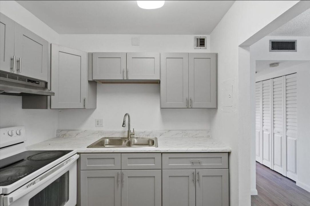 For Rent: $1,650 (1 beds, 1 baths, 472 Square Feet)