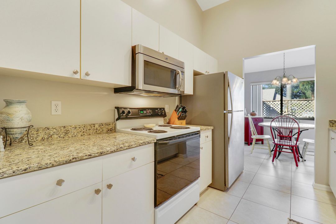 For Rent: $2,800 (2 beds, 2 baths, 1215 Square Feet)