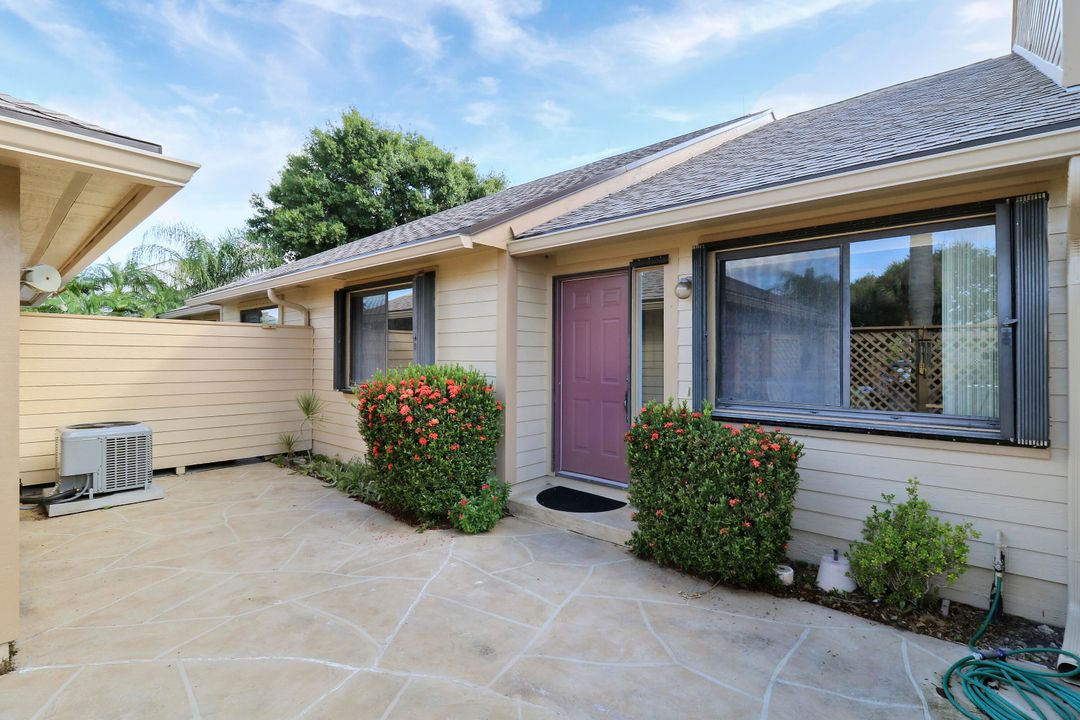 For Rent: $2,800 (2 beds, 2 baths, 1215 Square Feet)