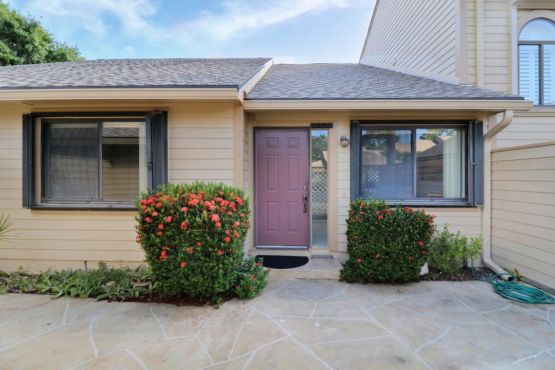 For Rent: $2,800 (2 beds, 2 baths, 1215 Square Feet)