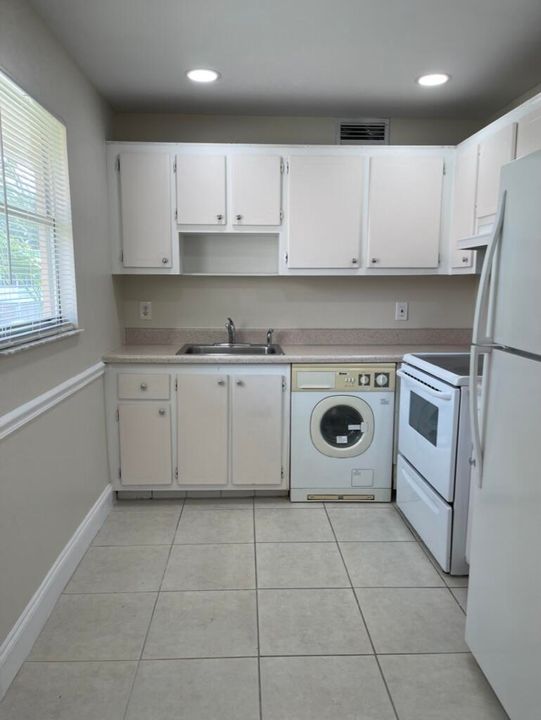 出租: $1,500 (2 贝兹, 2 浴室, 880 平方英尺)