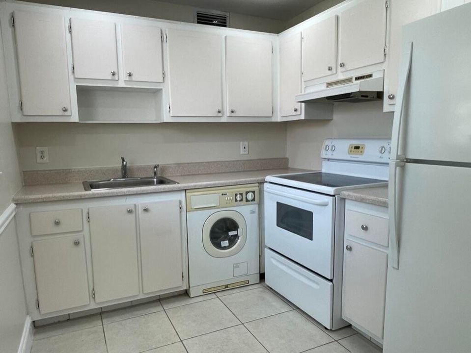 出租: $1,500 (2 贝兹, 2 浴室, 880 平方英尺)