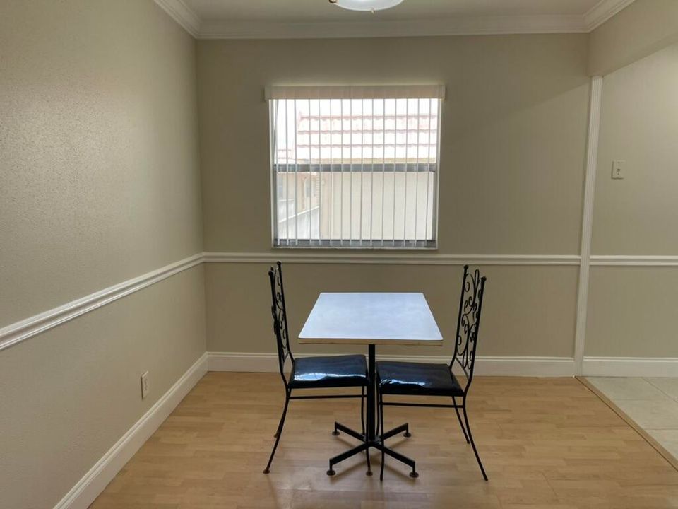 出租: $1,500 (2 贝兹, 2 浴室, 880 平方英尺)