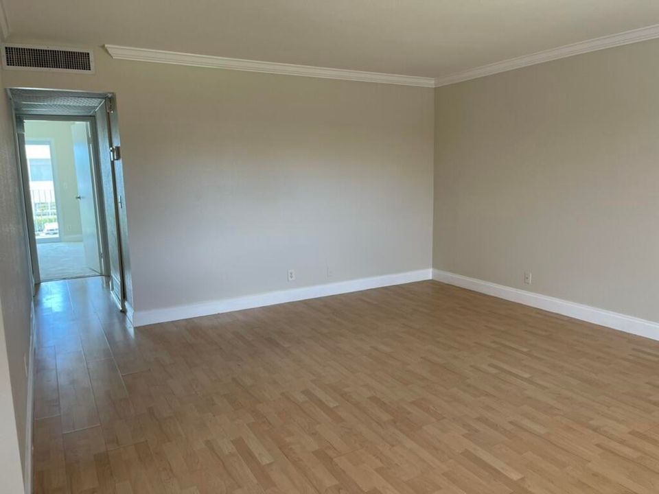 出租: $1,500 (2 贝兹, 2 浴室, 880 平方英尺)