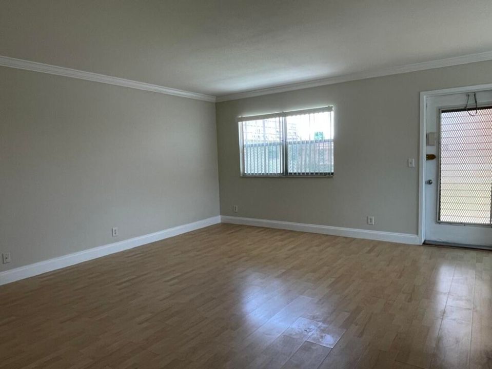 出租: $1,500 (2 贝兹, 2 浴室, 880 平方英尺)