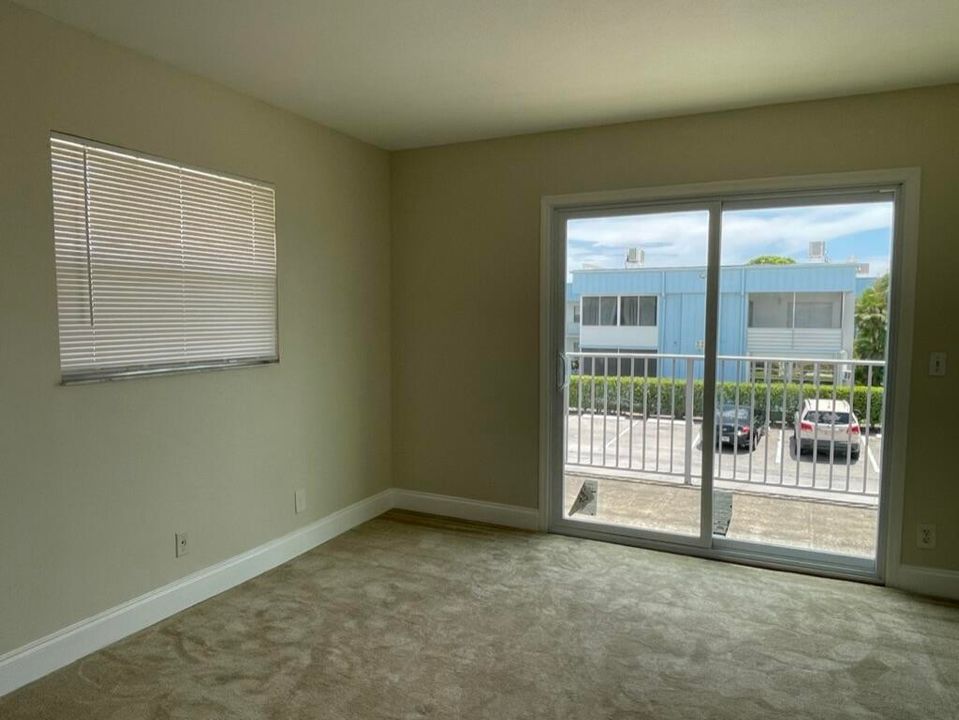 出租: $1,500 (2 贝兹, 2 浴室, 880 平方英尺)