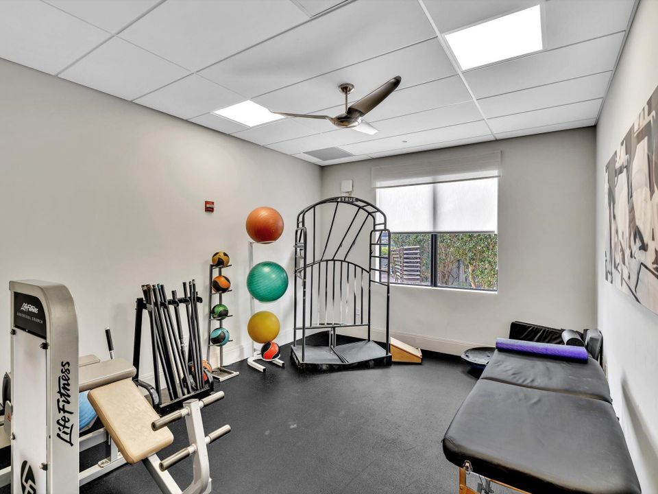 For Sale: $820,000 (3 beds, 2 baths, 2744 Square Feet)