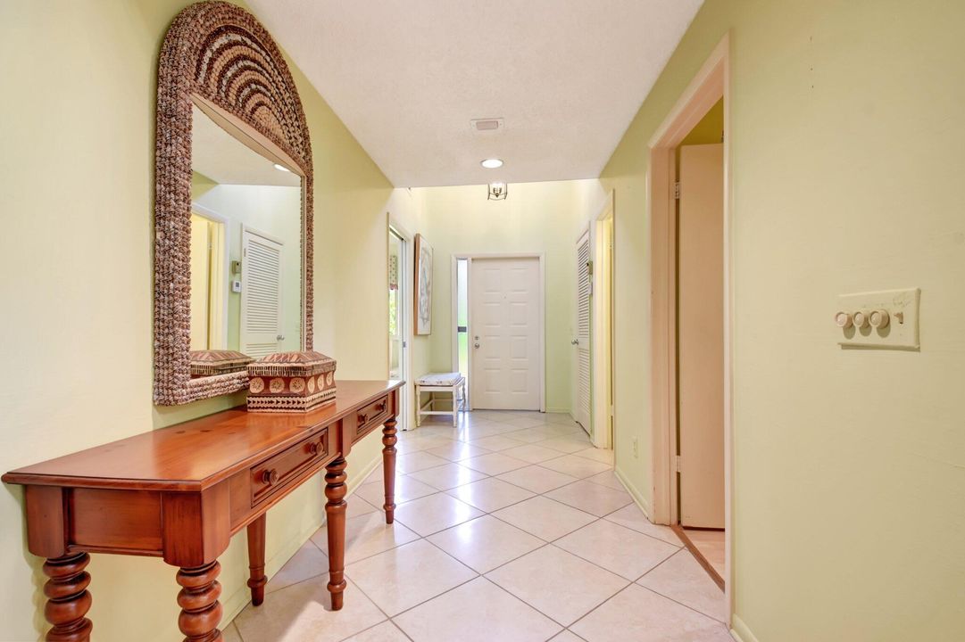 待售: $259,000 (3 贝兹, 2 浴室, 2046 平方英尺)