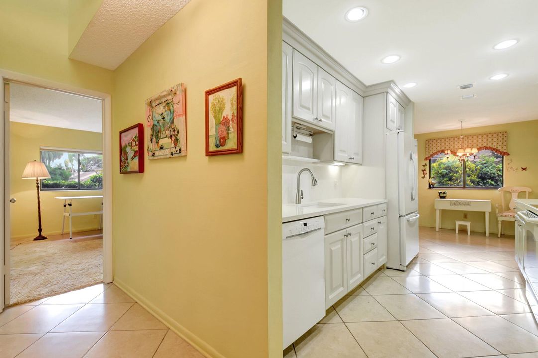 待售: $259,000 (3 贝兹, 2 浴室, 2046 平方英尺)