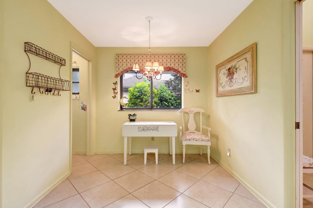 待售: $259,000 (3 贝兹, 2 浴室, 2046 平方英尺)