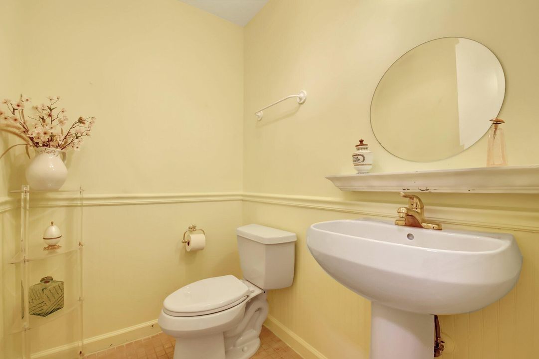 待售: $259,000 (3 贝兹, 2 浴室, 2046 平方英尺)