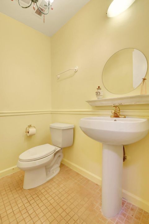 待售: $259,000 (3 贝兹, 2 浴室, 2046 平方英尺)