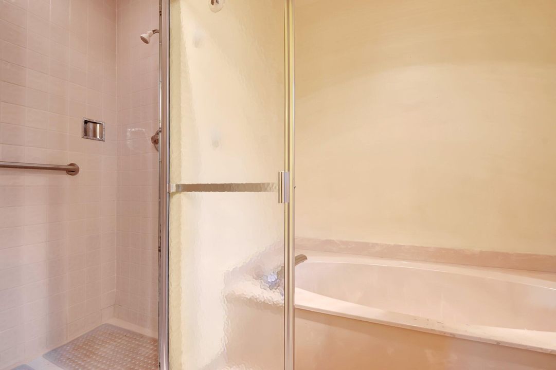 待售: $259,000 (3 贝兹, 2 浴室, 2046 平方英尺)