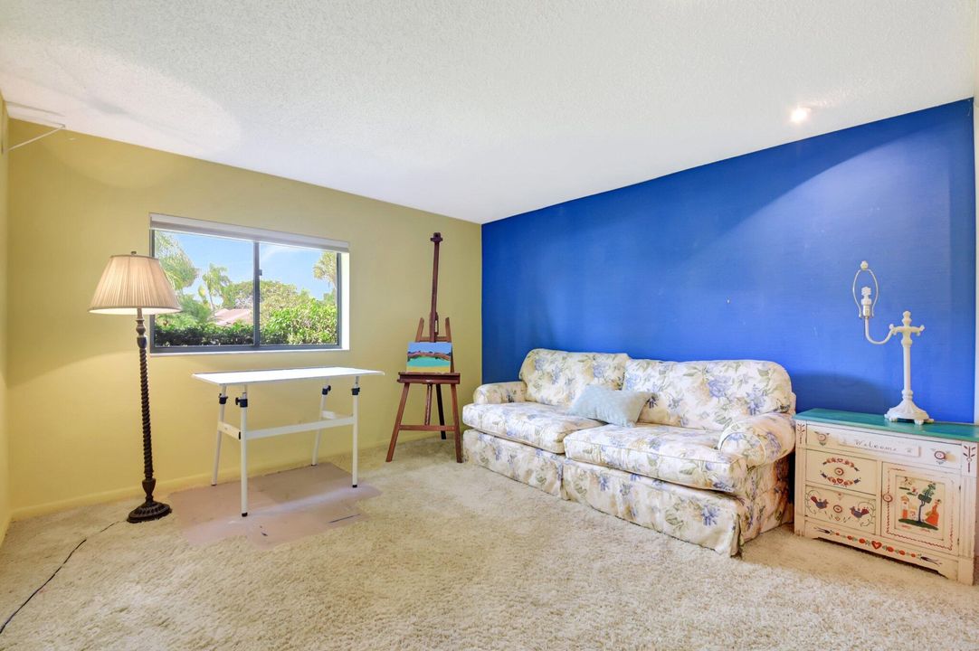 待售: $259,000 (3 贝兹, 2 浴室, 2046 平方英尺)