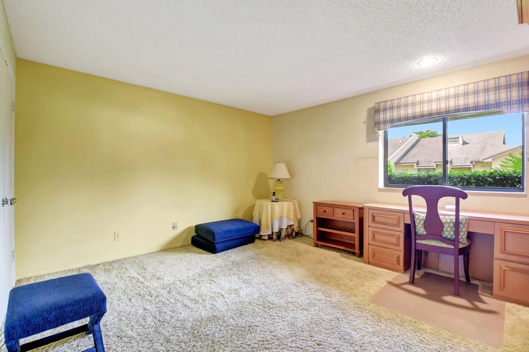 待售: $259,000 (3 贝兹, 2 浴室, 2046 平方英尺)