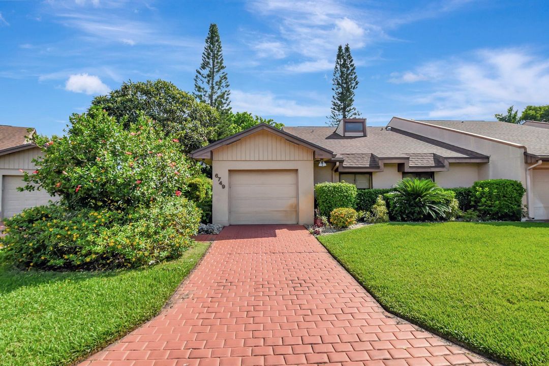 待售: $259,000 (3 贝兹, 2 浴室, 2046 平方英尺)