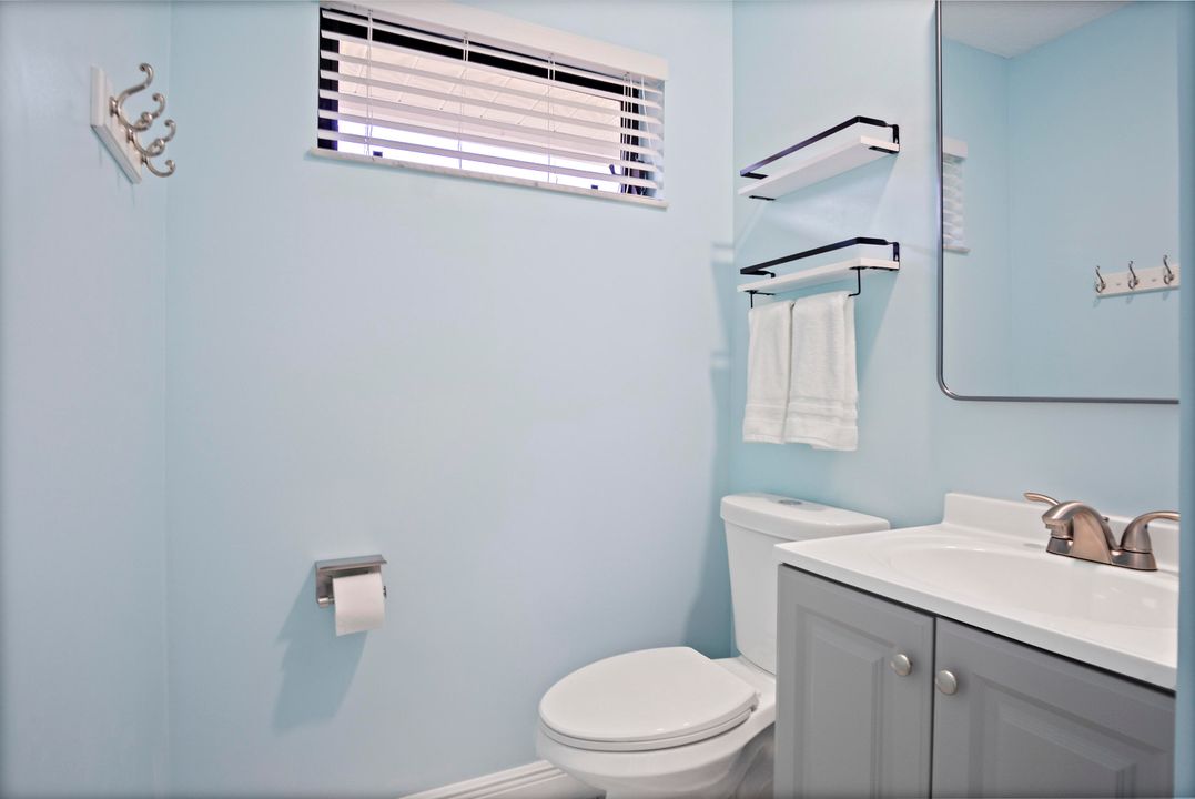 待售: $799,000 (4 贝兹, 2 浴室, 2304 平方英尺)