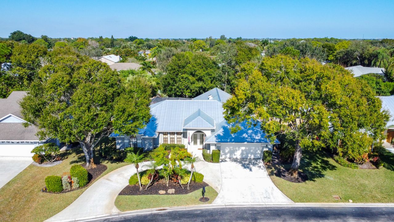 待售: $799,000 (4 贝兹, 2 浴室, 2304 平方英尺)