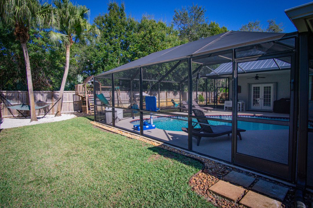 待售: $799,000 (4 贝兹, 2 浴室, 2304 平方英尺)