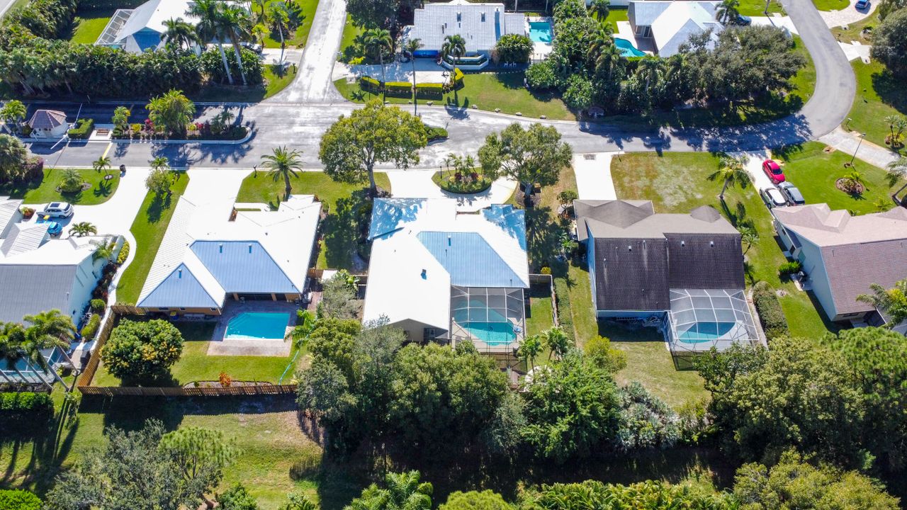 待售: $799,000 (4 贝兹, 2 浴室, 2304 平方英尺)