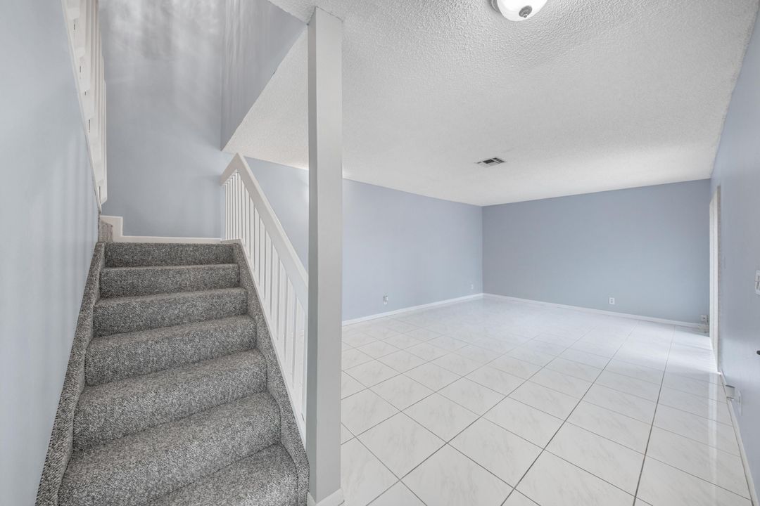 For Rent: $2,700 (2 beds, 2 baths, 1284 Square Feet)