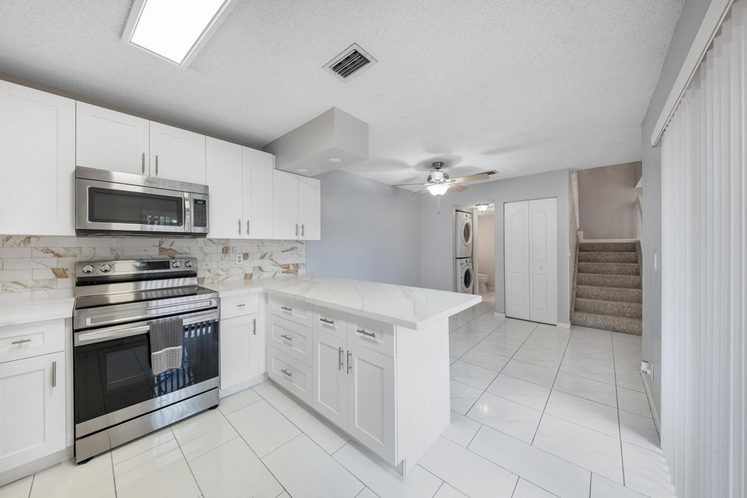 For Rent: $2,700 (2 beds, 2 baths, 1284 Square Feet)