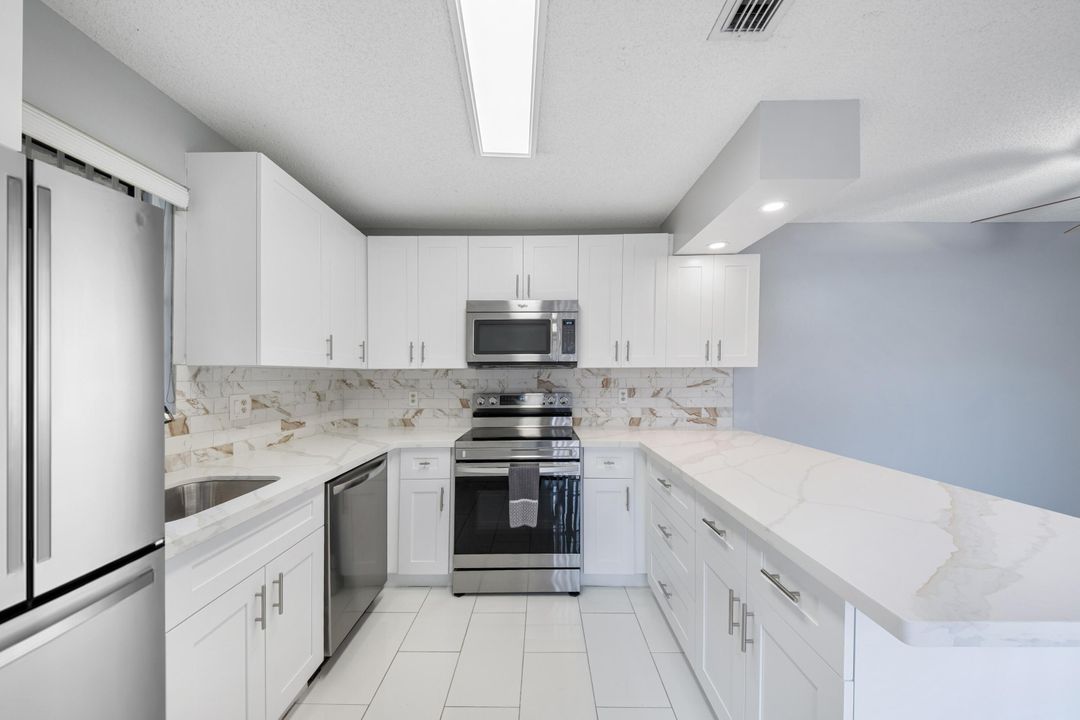 For Rent: $2,700 (2 beds, 2 baths, 1284 Square Feet)