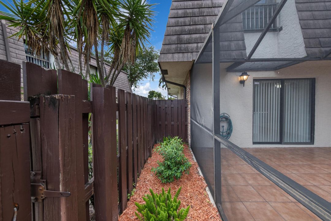 For Rent: $2,700 (2 beds, 2 baths, 1284 Square Feet)