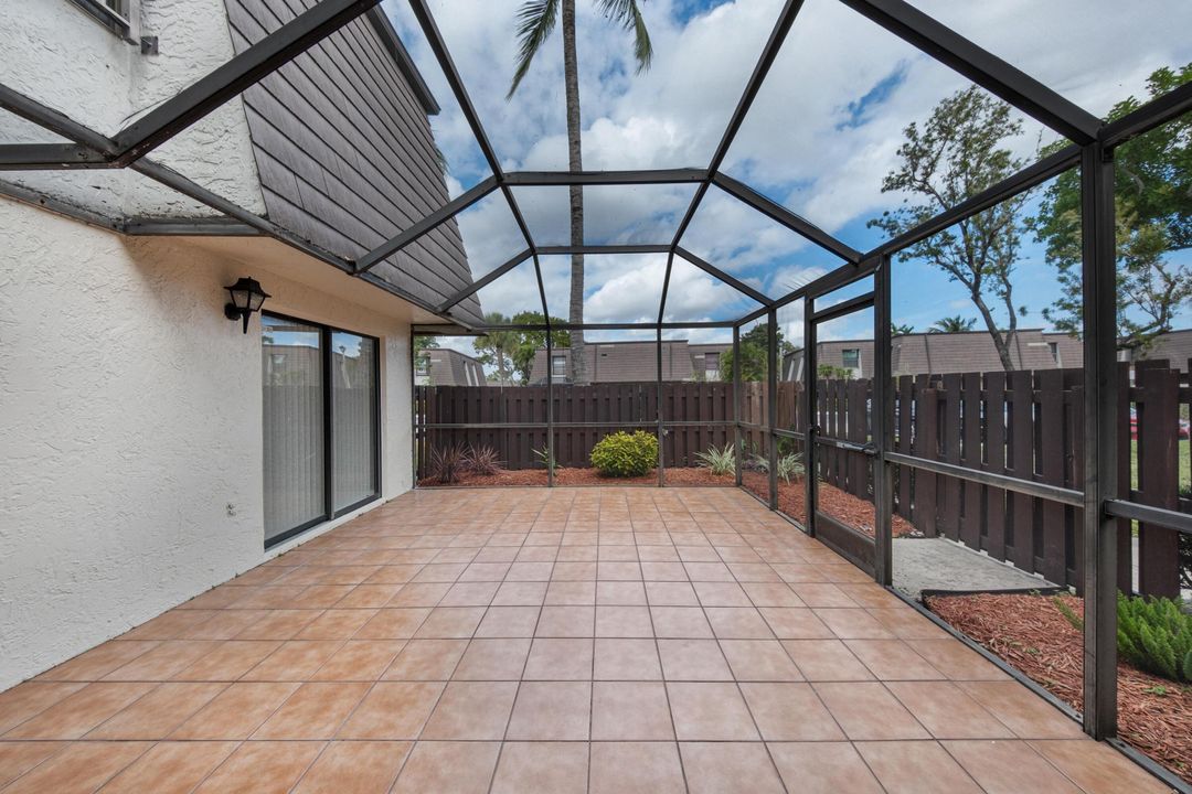 For Rent: $2,700 (2 beds, 2 baths, 1284 Square Feet)