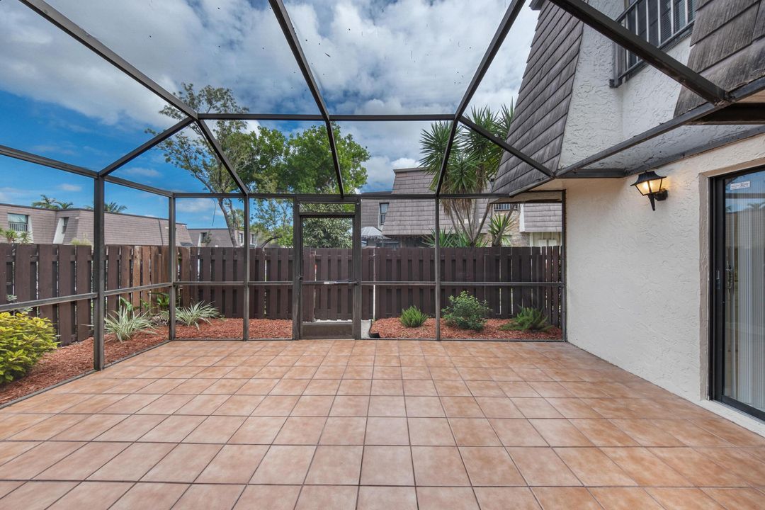 For Rent: $2,700 (2 beds, 2 baths, 1284 Square Feet)