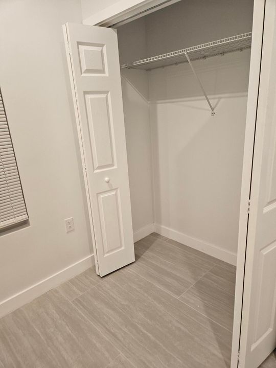 Active With Contract: $3,900 (4 beds, 4 baths, 1900 Square Feet)