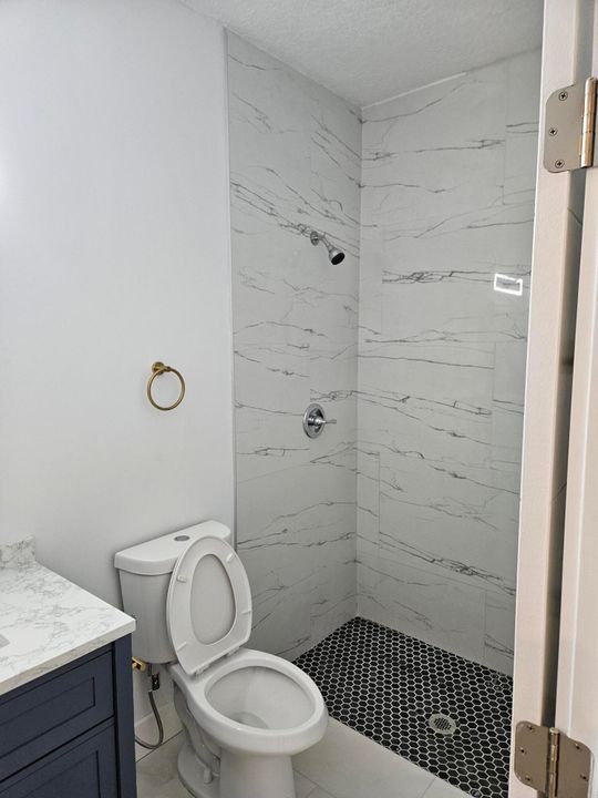 Active With Contract: $3,900 (4 beds, 4 baths, 1900 Square Feet)